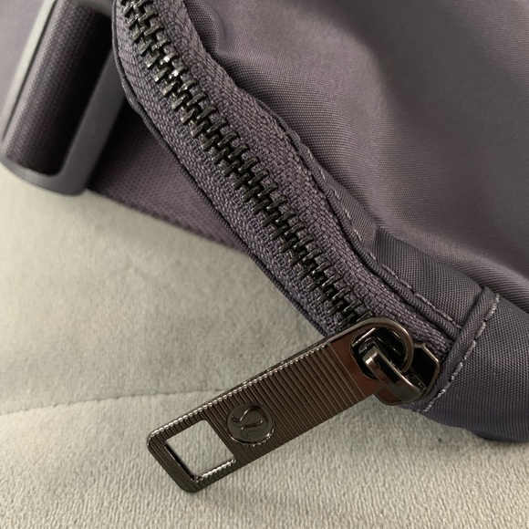 Lululemon Everywhere Belt Bag OG Rare Moonwalk Belt Bag - Picture 3 of 12